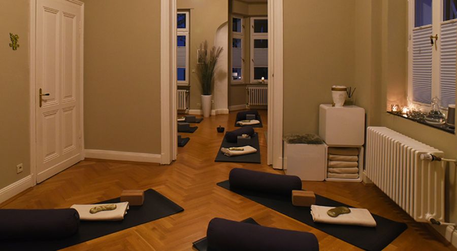 Yin Yoga Bild Raum
